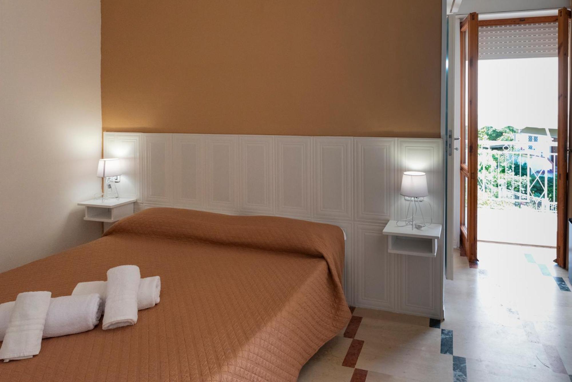 Solaris Paestum Bed & Breakfast Eksteriør bilde